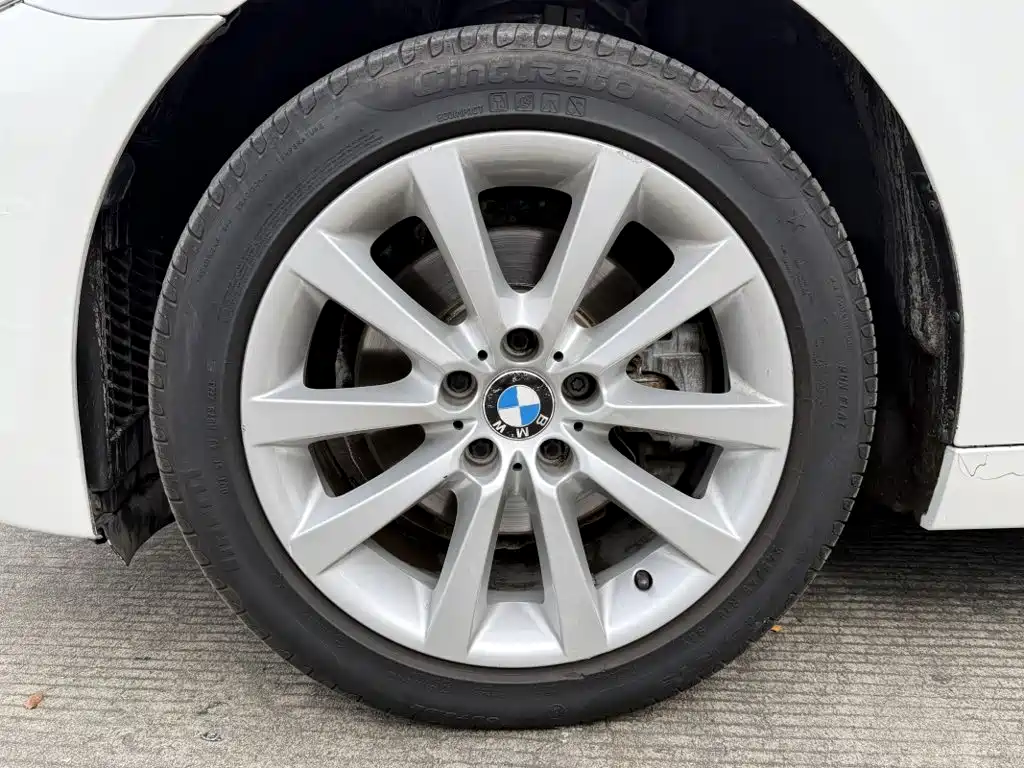 BMW 5 Series — миниатюра 16