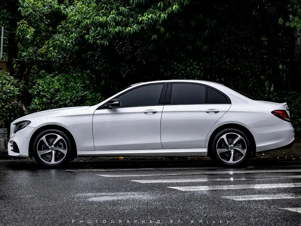Mercedes-Benz E-Class — миниатюра 2