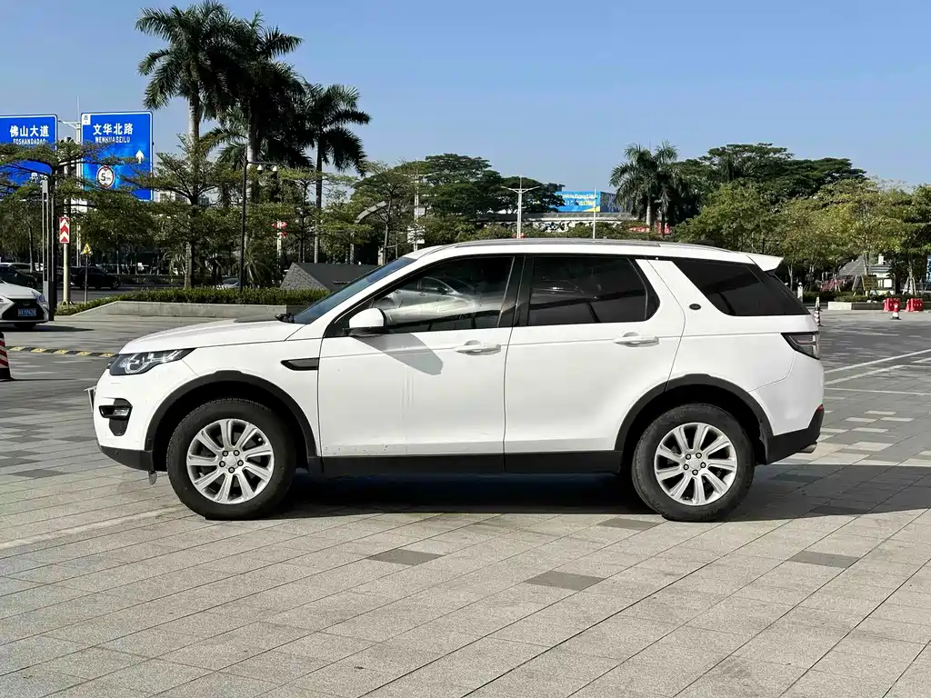 Land Rover Discovery Sport — миниатюра 9
