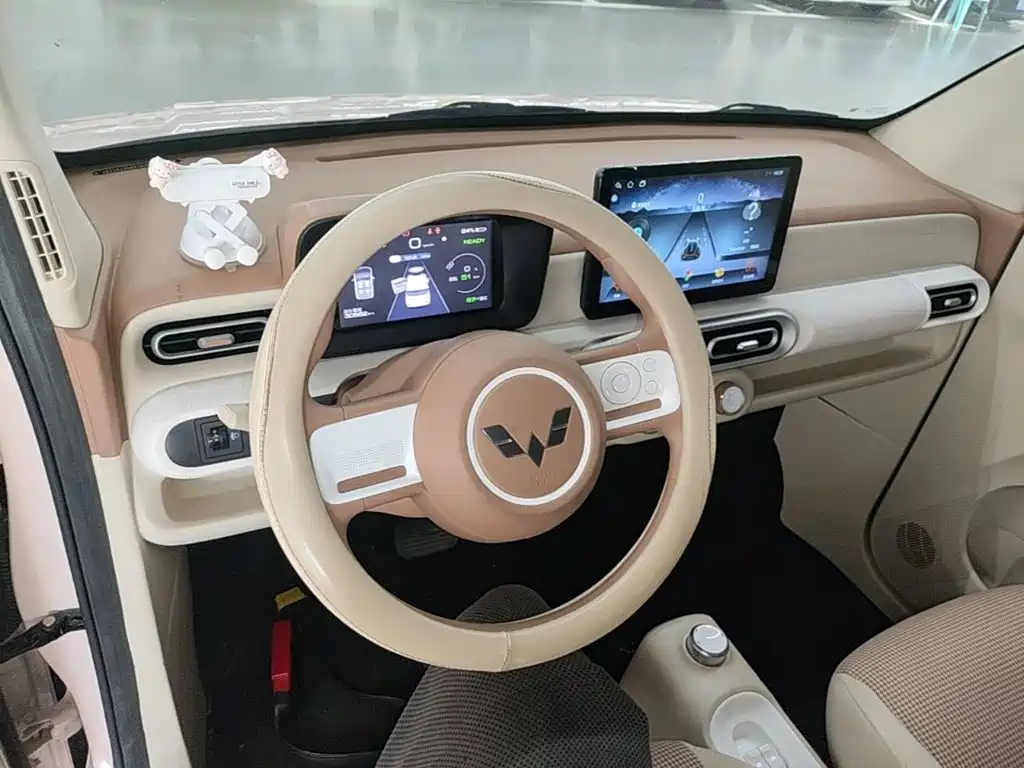 Wuling MINIEV — миниатюра 10