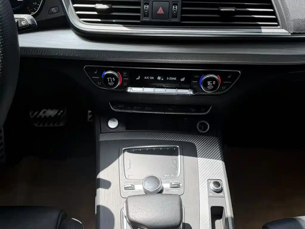 Audi Q5L — миниатюра 8