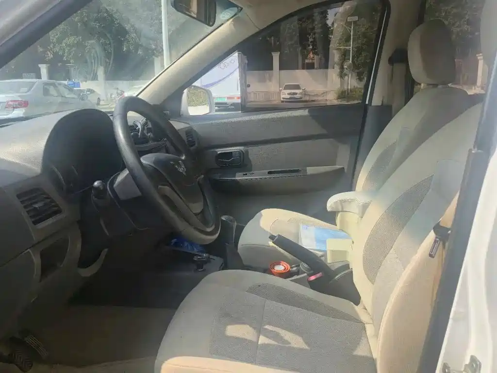 Wuling Hongguang — миниатюра 4