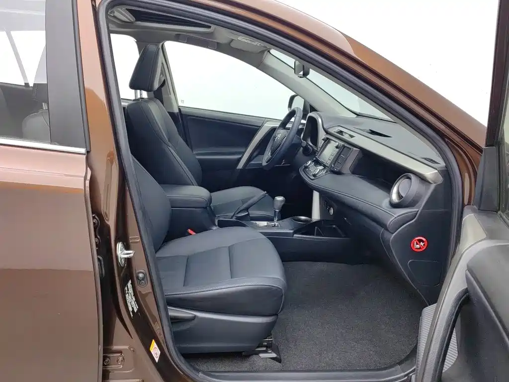 Toyota RAV4 — миниатюра 23