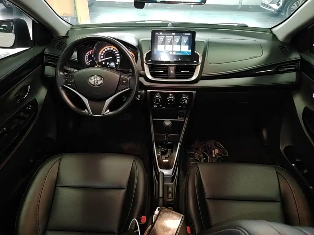 Toyota Yaris L — миниатюра 10
