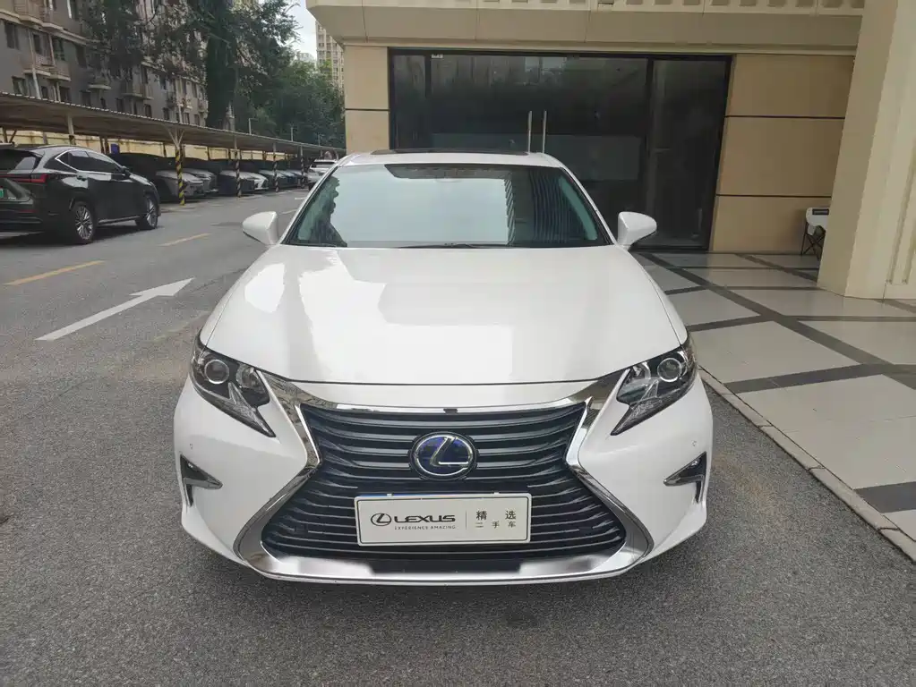 Lexus ES — миниатюра 2
