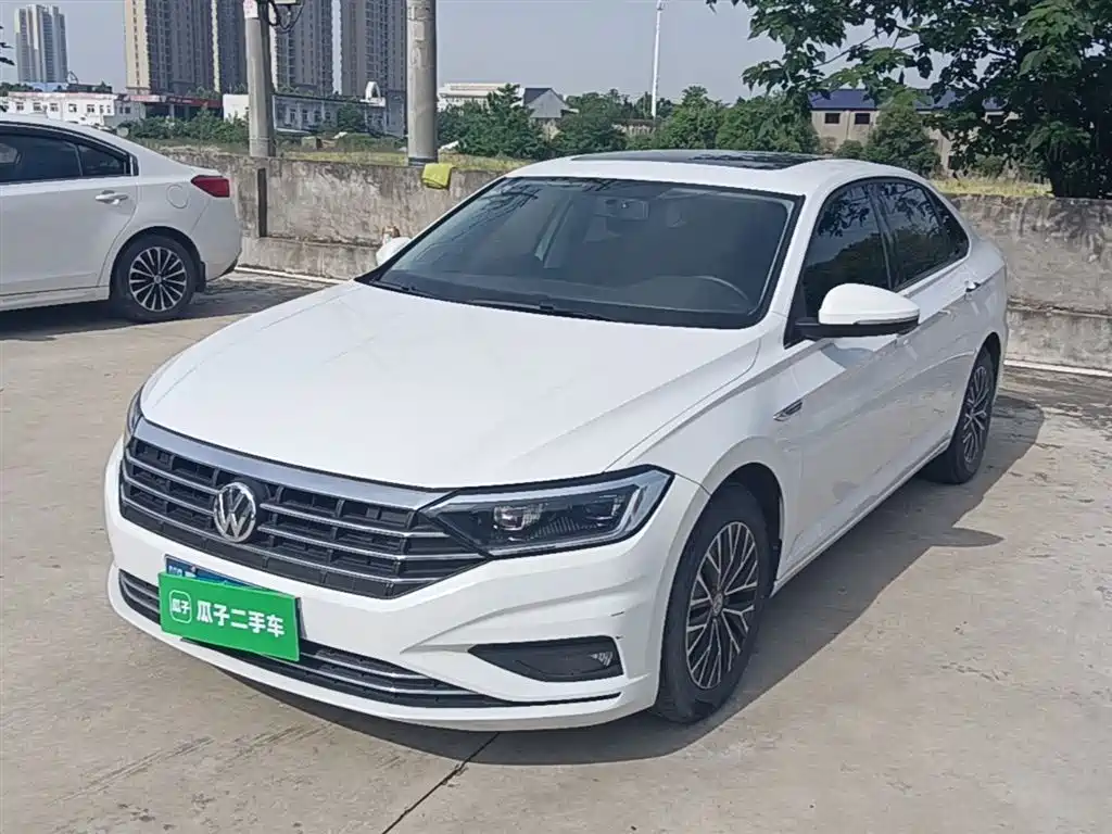 Volkswagen Sagitar 2020