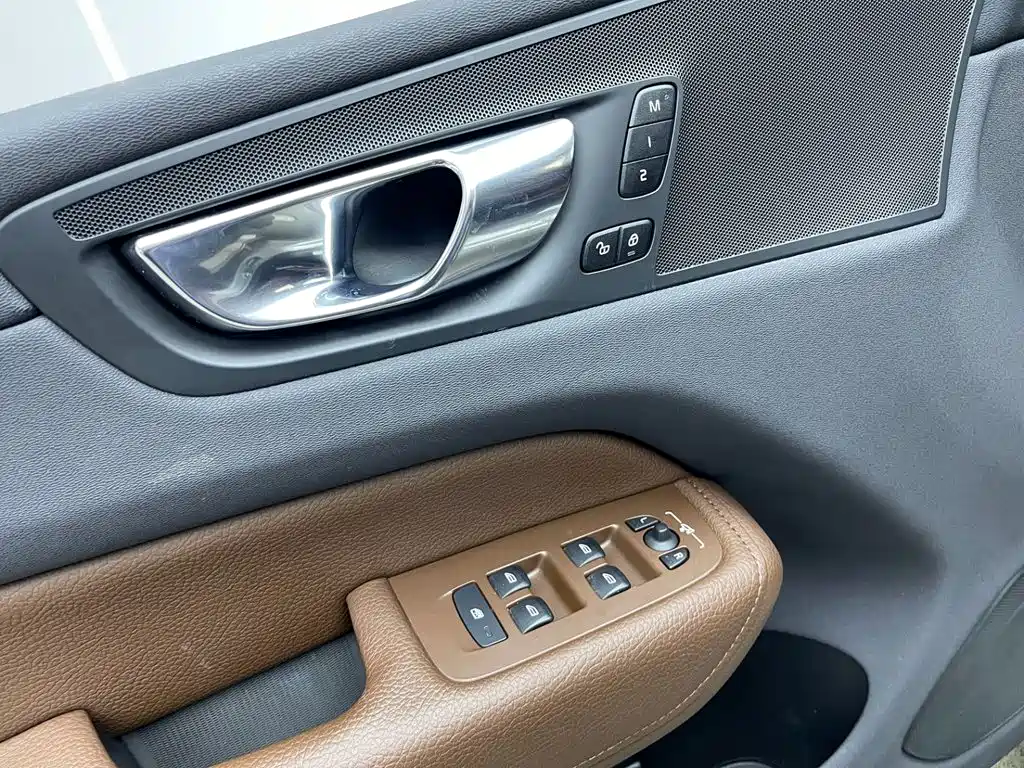 Volvo XC60 — миниатюра 12