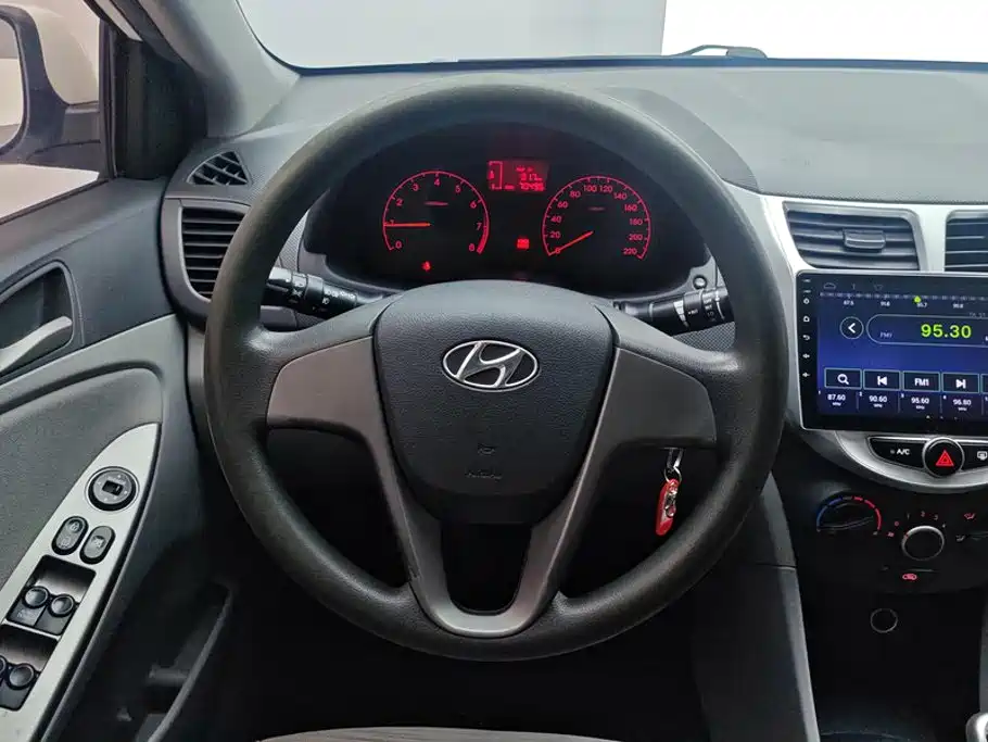 Hyundai Verna — миниатюра 15