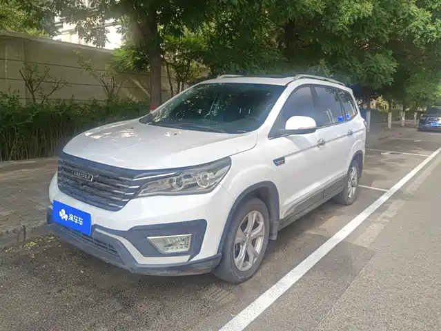2017 BAIC T5