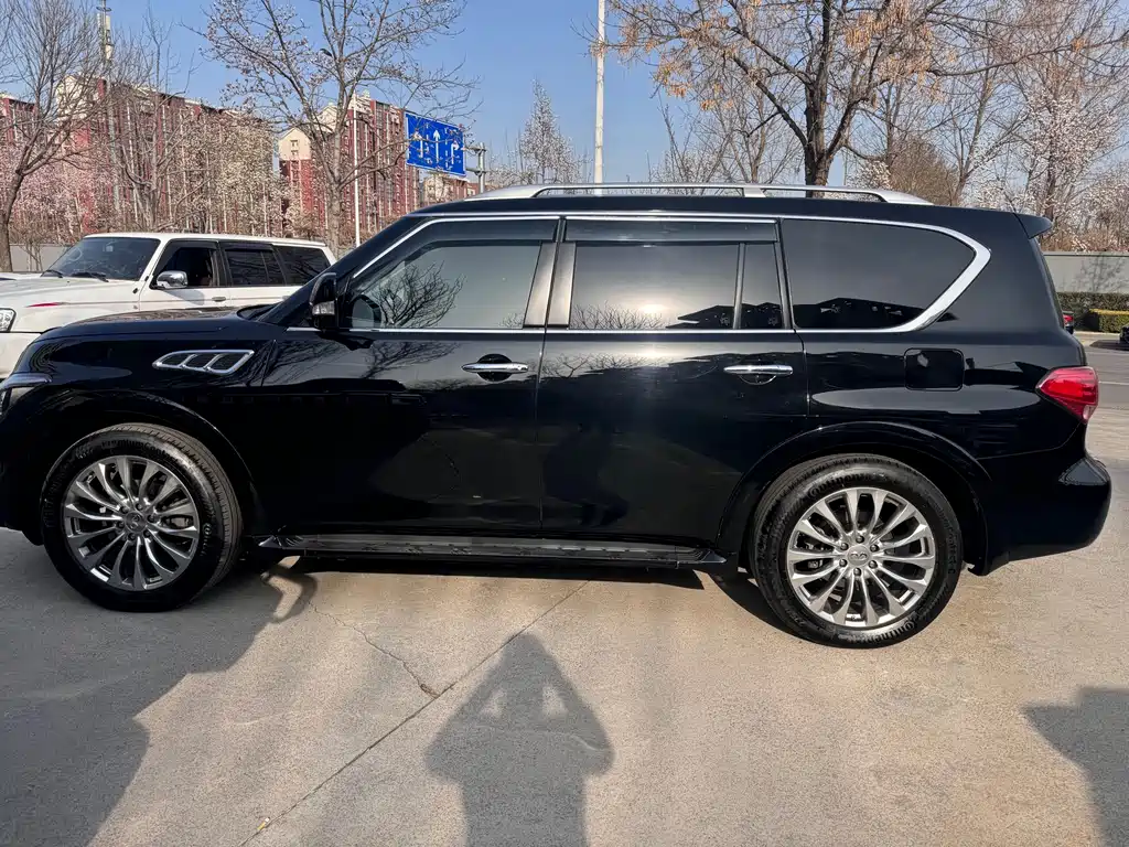 INFINITI QX80