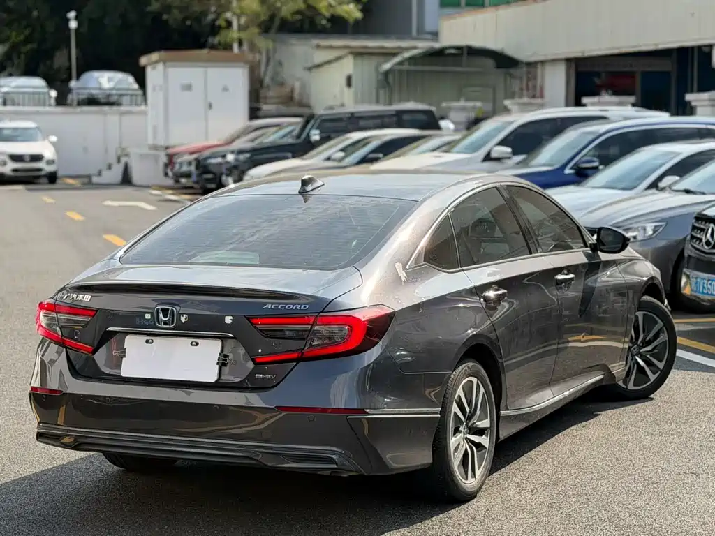 Honda Accord — миниатюра 9