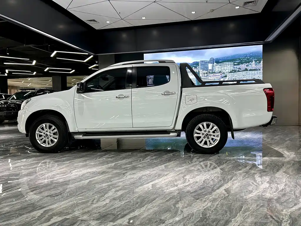Isuzu D-MAX — миниатюра 8