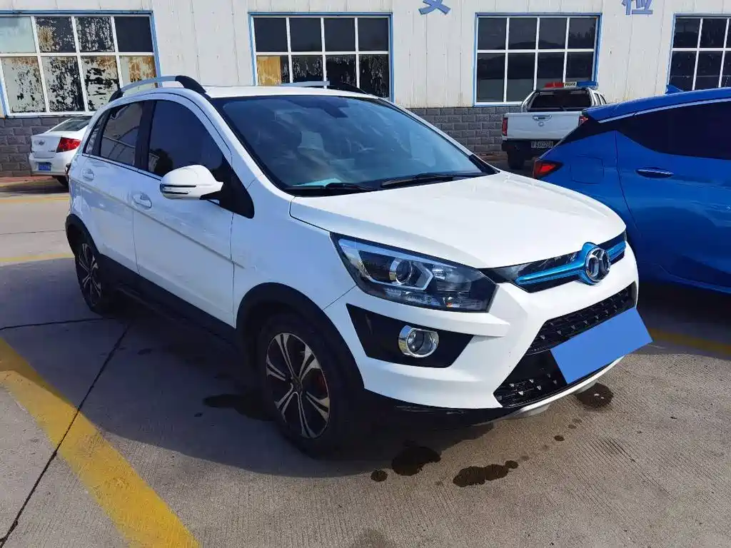 BAIC New Energy EX — миниатюра 3