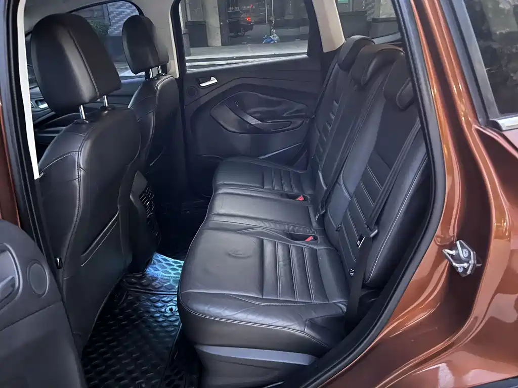 Ford Kuga — миниатюра 15