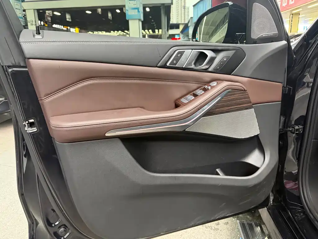BMW X5 — миниатюра 7