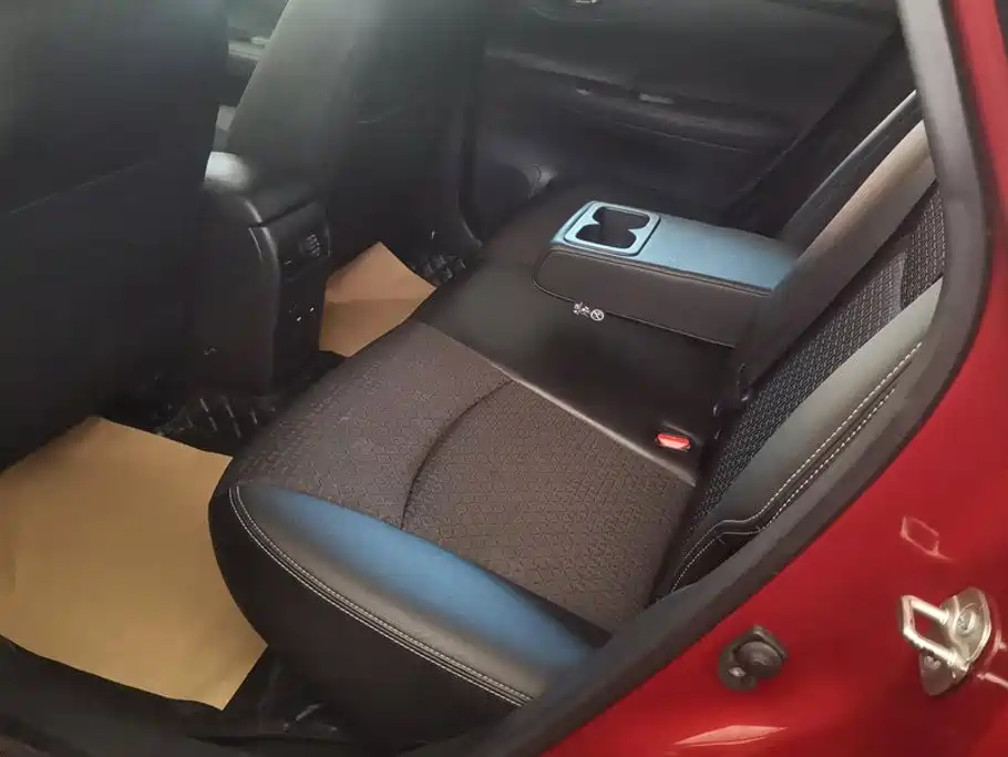 Nissan Tiida — миниатюра 11