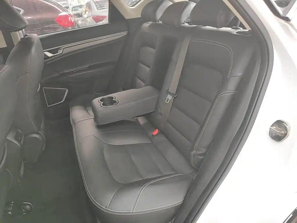 Geely Emgrand GS — миниатюра 17