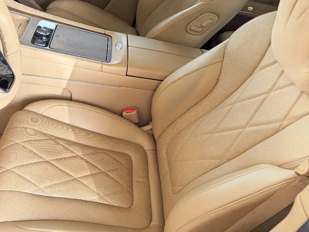 AITO ASK THE WORLD M9