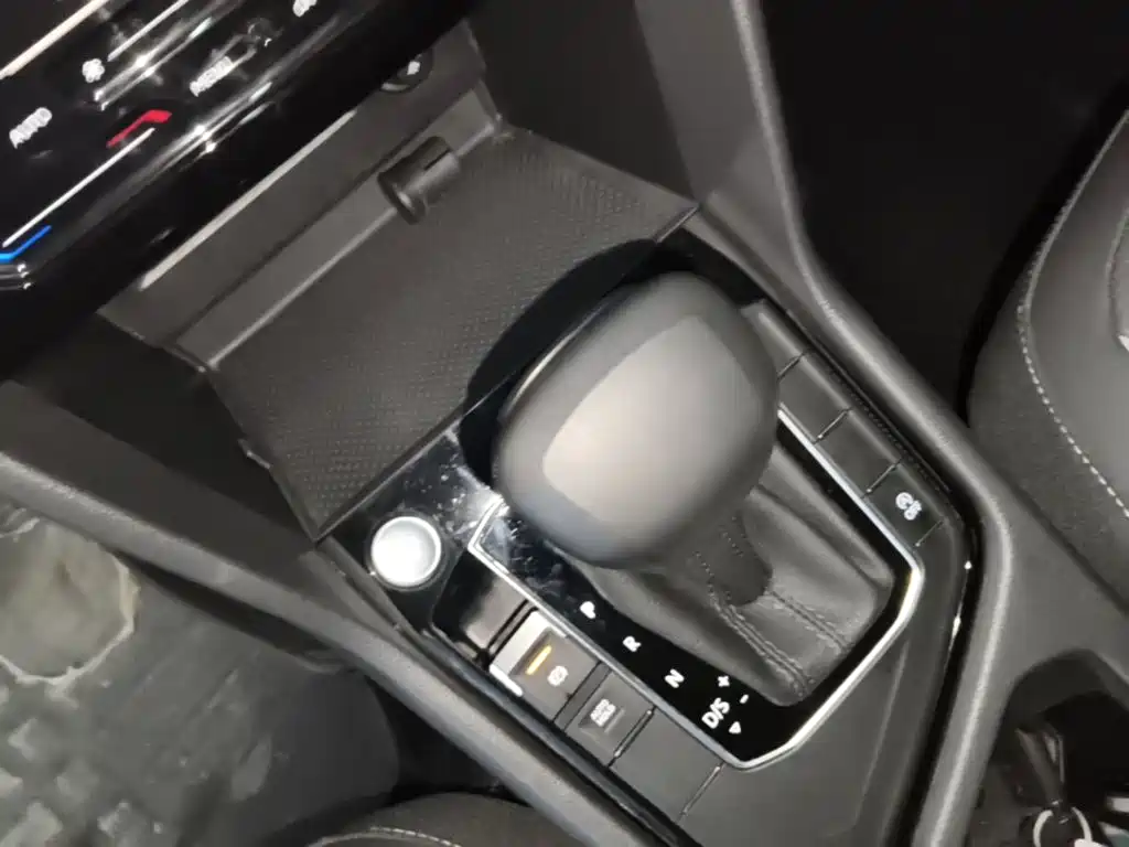 Volkswagen Tiguan L — миниатюра 14
