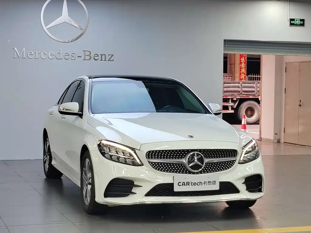 Mercedes-Benz C-Class — миниатюра 2