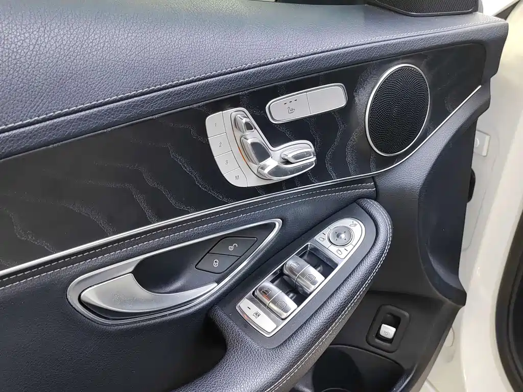 Mercedes-Benz C-Class — миниатюра 9