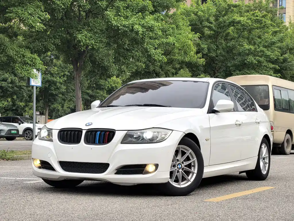 BMW 3 Series (Import) 2012
