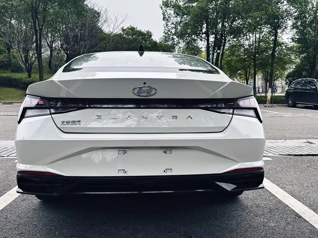 Hyundai Elantra — миниатюра 6