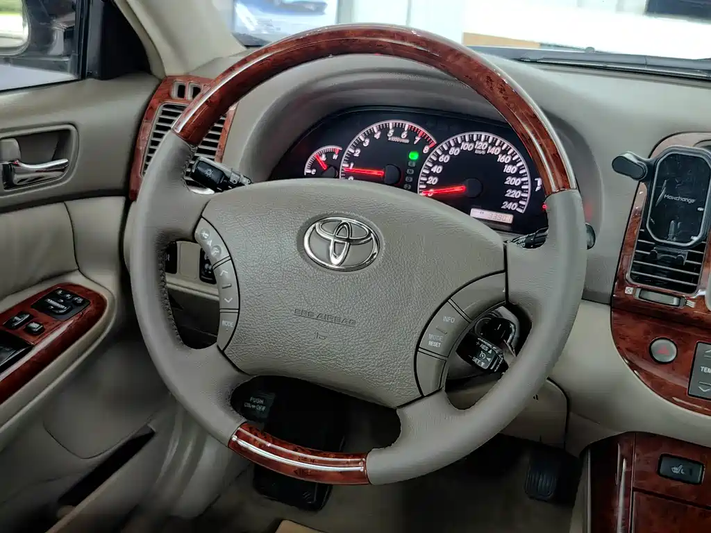 Toyota Camry — миниатюра 14