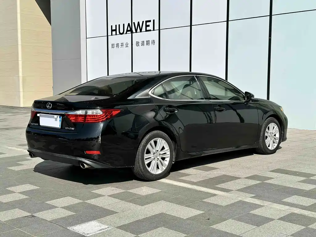 Lexus ES — миниатюра 4