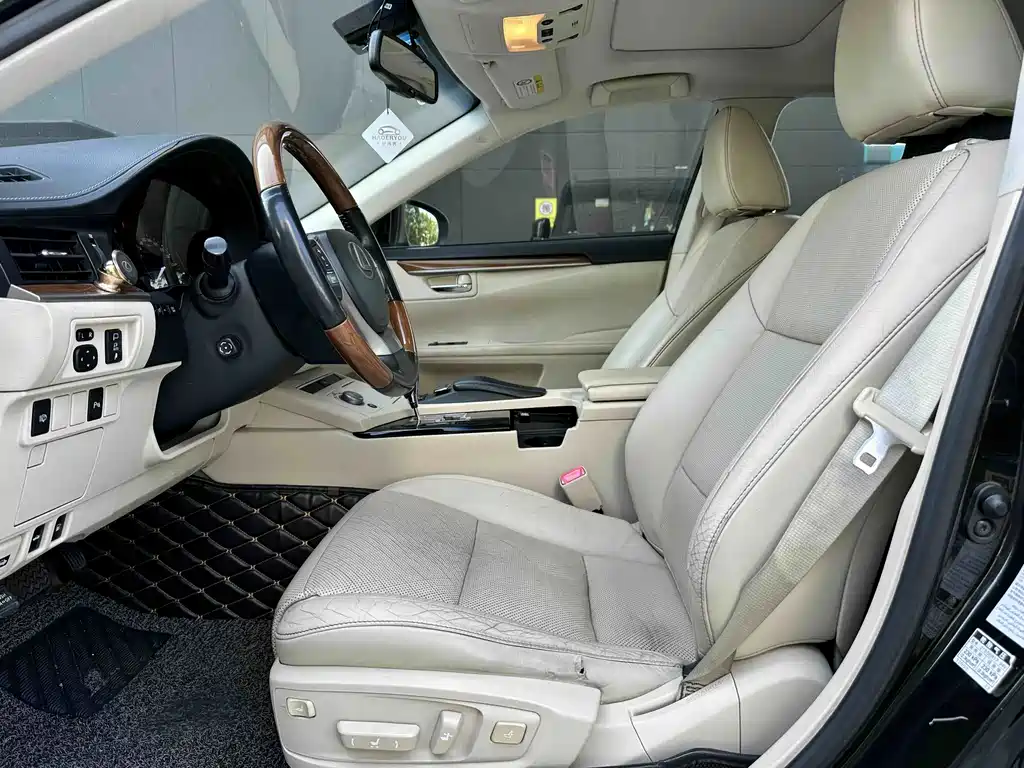 Lexus ES — миниатюра 5