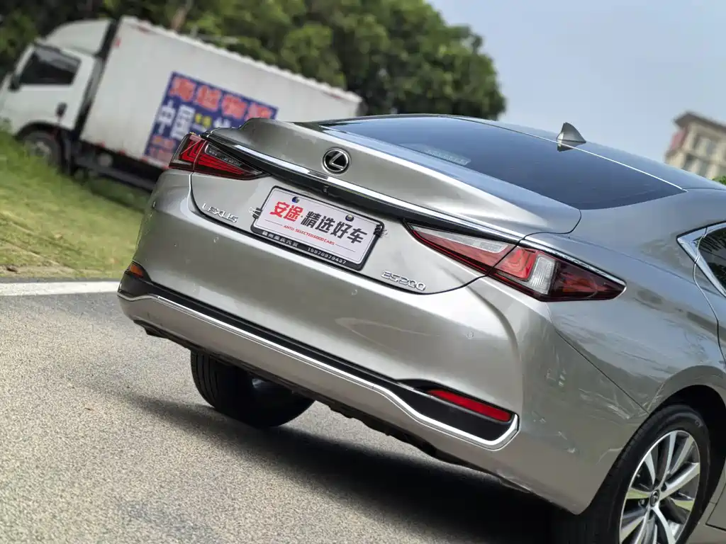 Lexus ES 2018 200 V