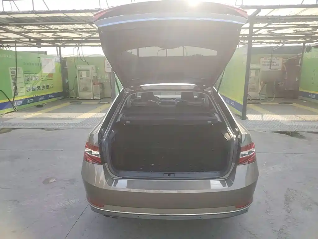 Skoda Superb — миниатюра 19