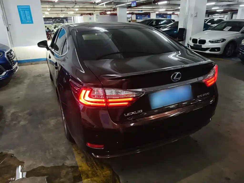 Lexus ES — миниатюра 5