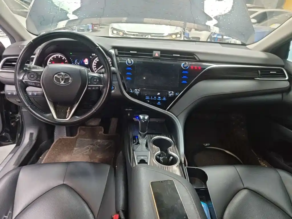 Toyota Camry — миниатюра 10