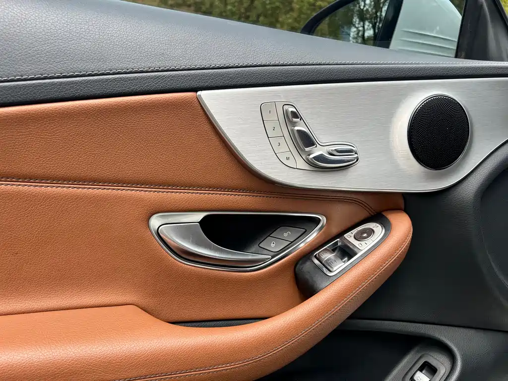 Mercedes-Benz C-Class (Import) — миниатюра 12
