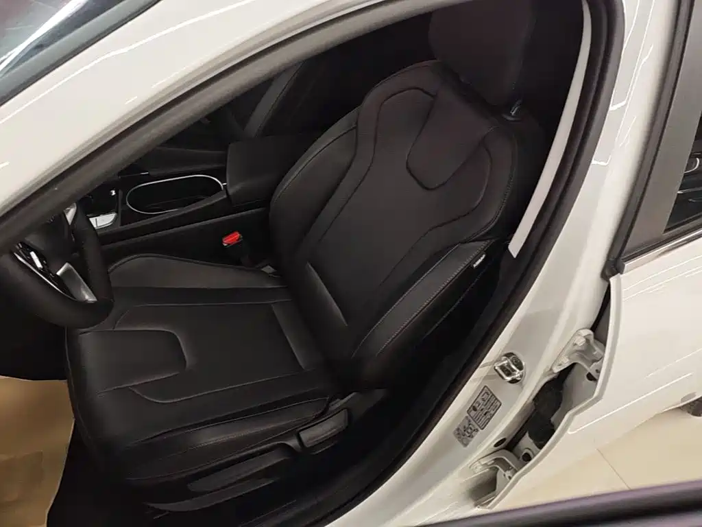 Hyundai Elantra — миниатюра 15