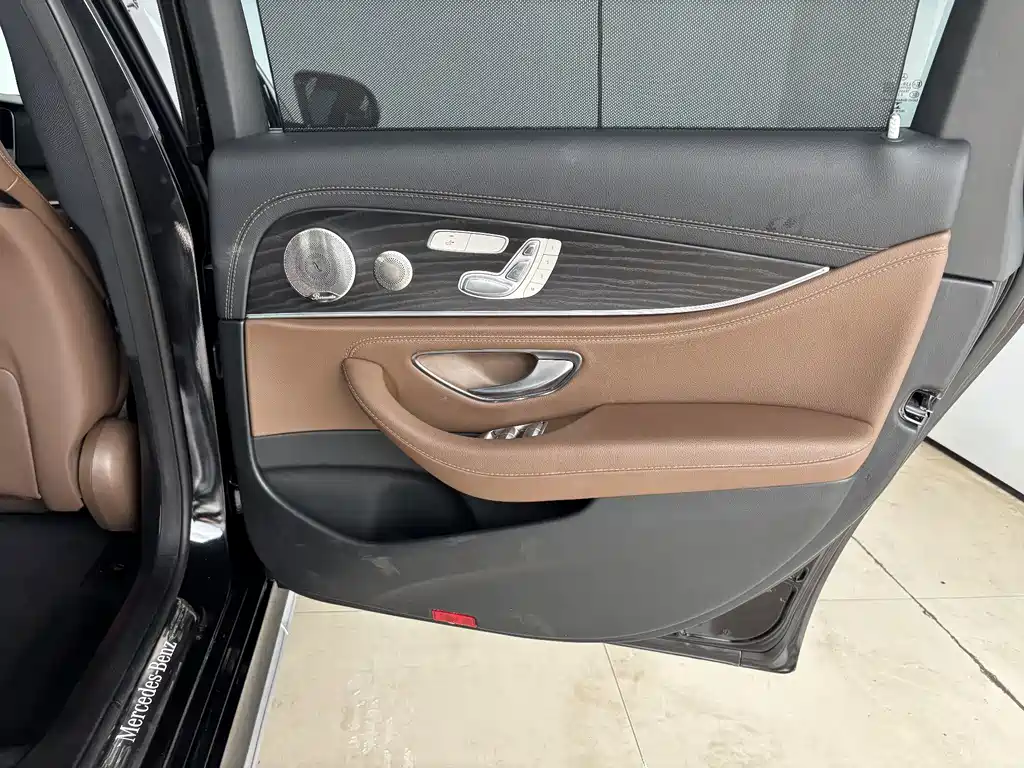 Mercedes-Benz E-Class — миниатюра 23