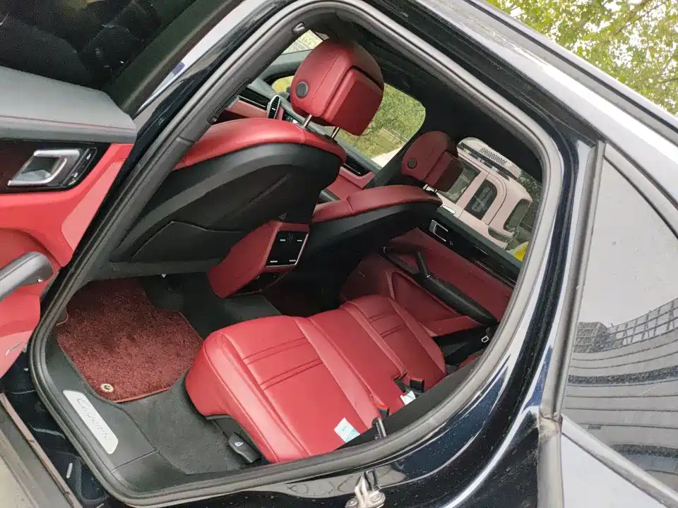 Porsche Cayenne — миниатюра 6