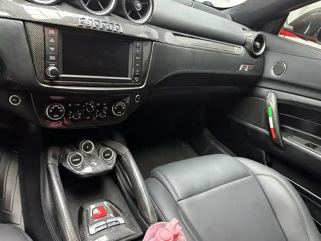 Ferrari FF — миниатюра 8