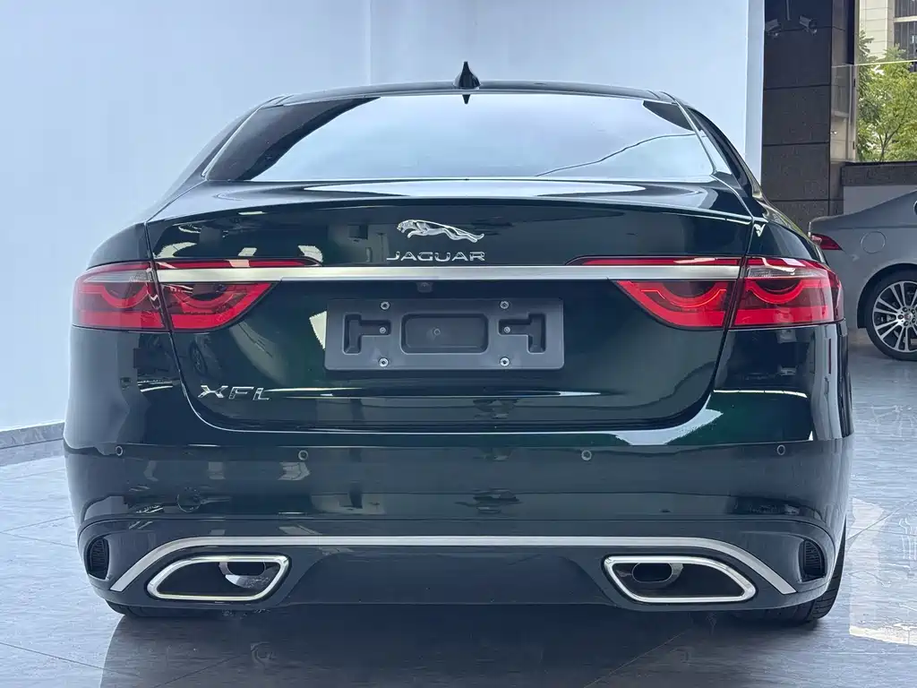 Jaguar XFL — миниатюра 9