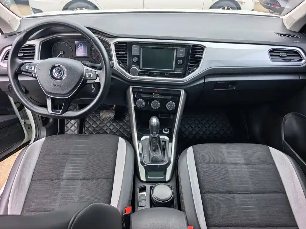 Volkswagen T-Roc — миниатюра 10