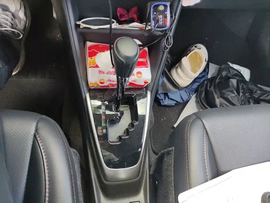 Toyota Yaris L — миниатюра 10