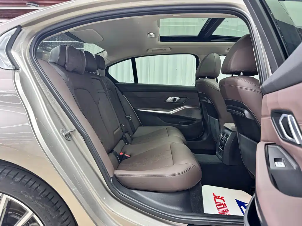 BMW 3 Series — миниатюра 18