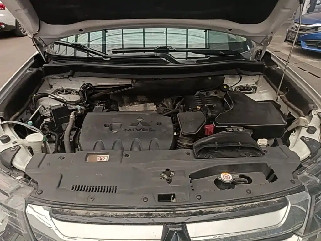 Mitsubishi Outlander — миниатюра 20