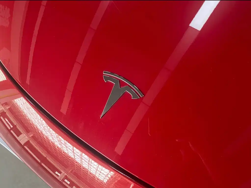 Tesla Model 3 — миниатюра 12