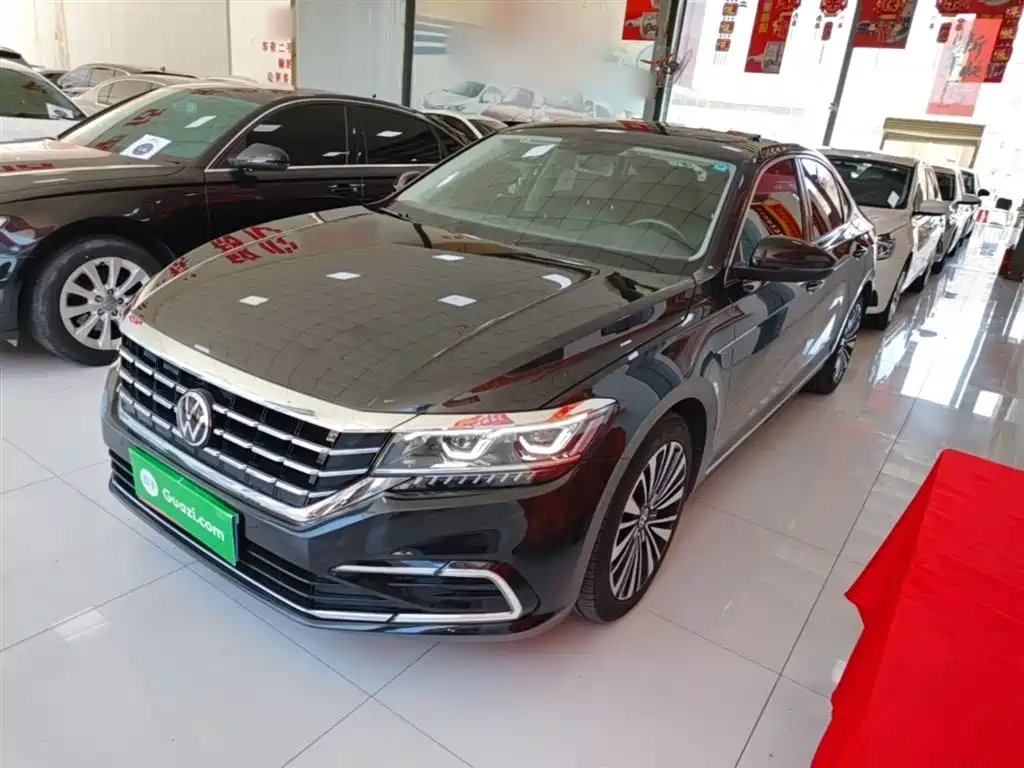 Volkswagen Passat 2021 380TSI Luxury
