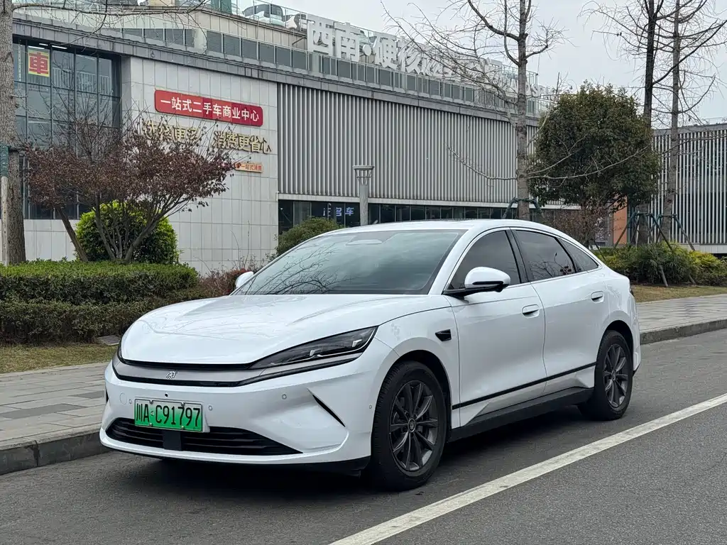 BYD QIN L