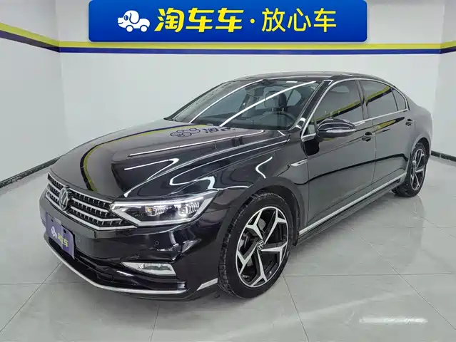 VOLKSWAGEN MAGOTAN 2023