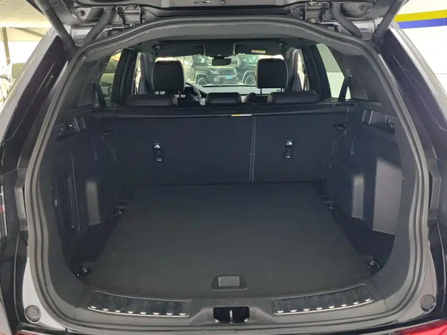 LAND ROVER DISCOVER SPORTS