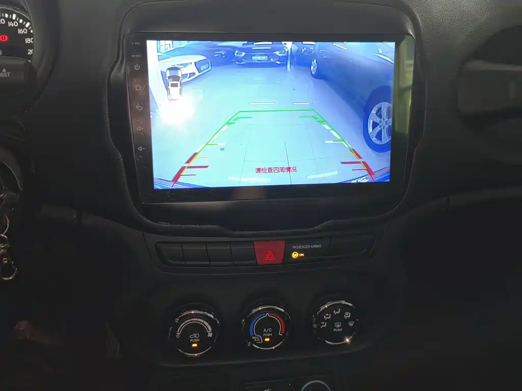 Jeep Renegade — миниатюра 13